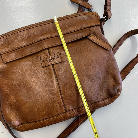 Vilenca Holland Woven Leather Crossbody Bag - Picture 4 of 7